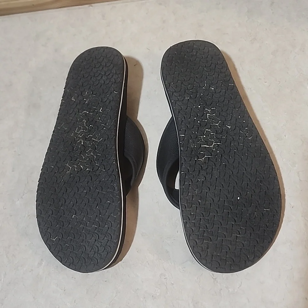 The North Face size 4 sandal Boys